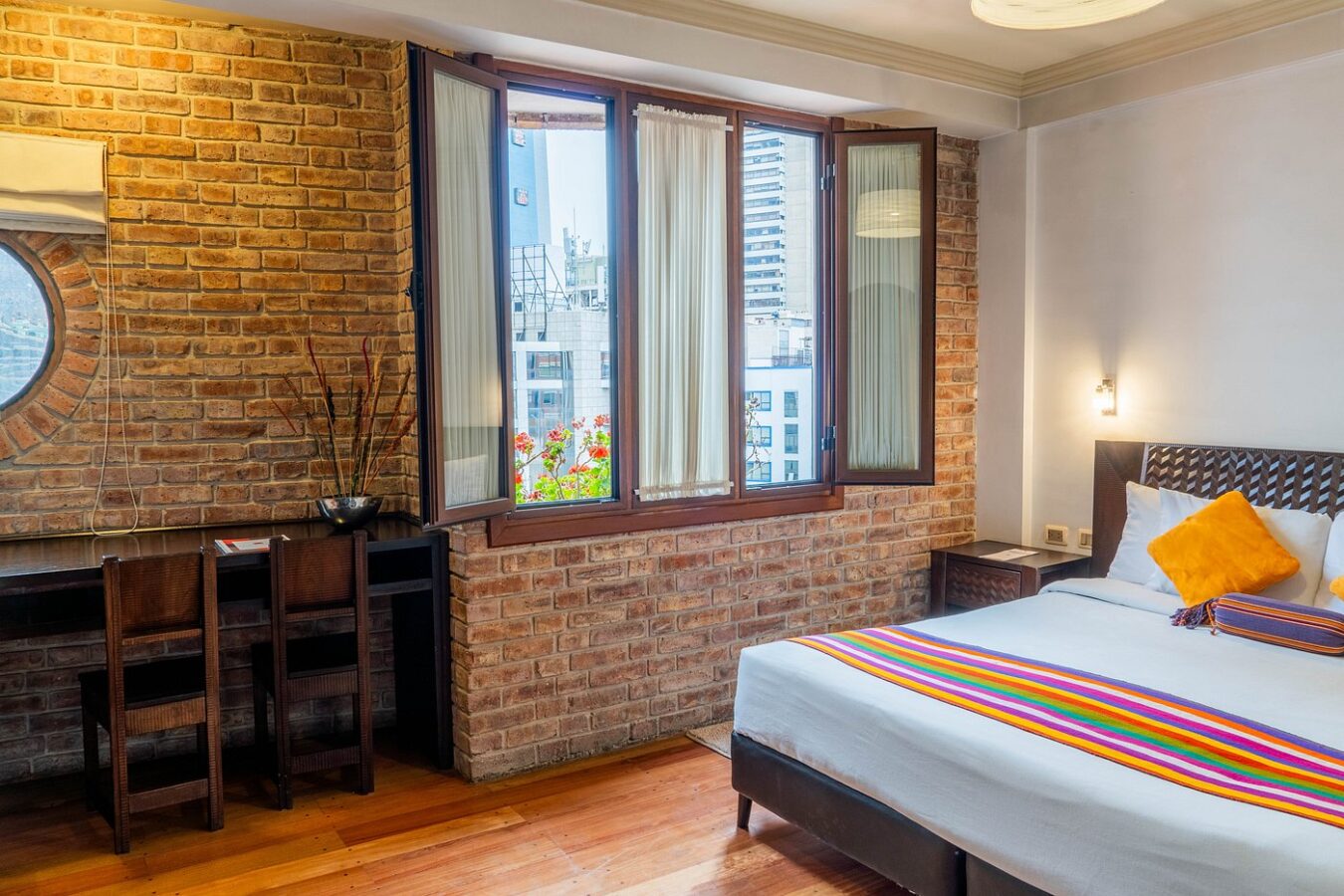 matrimonial room ()